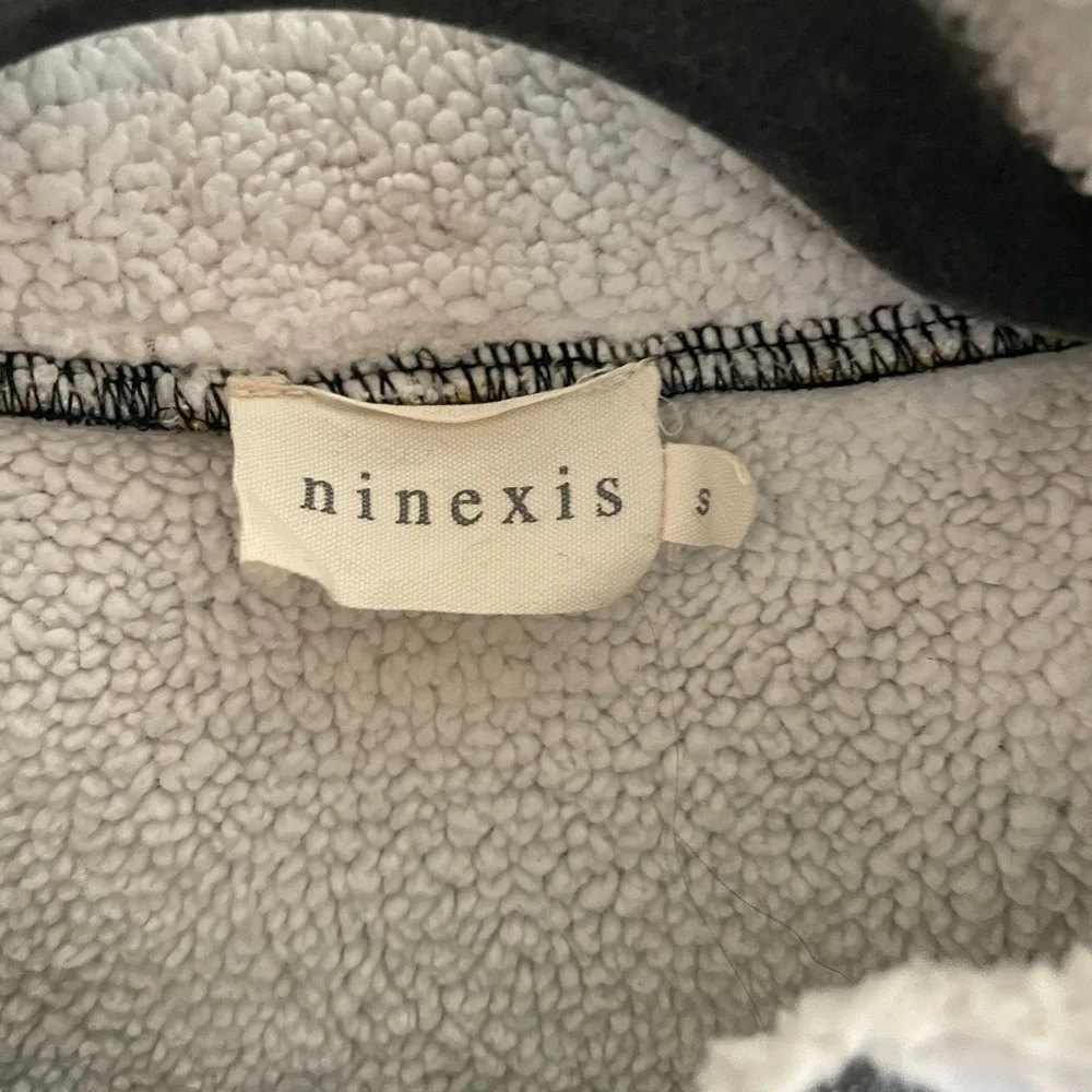 Ninexis Cozy Sherpa Vest black white checked small - Picture 2 of 5